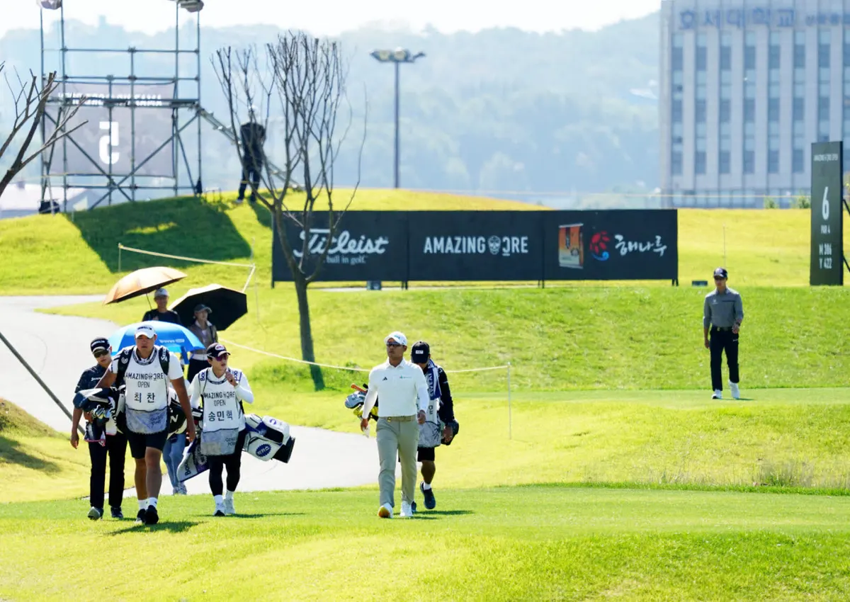 KPGA 선수들, 플라밍고CC와 어메이징크리에 감사