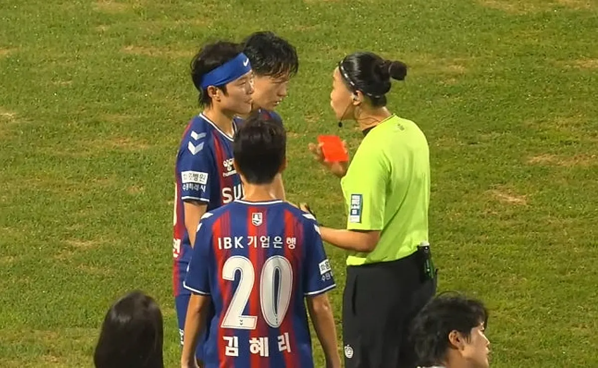 지소연 심판 발언 논란