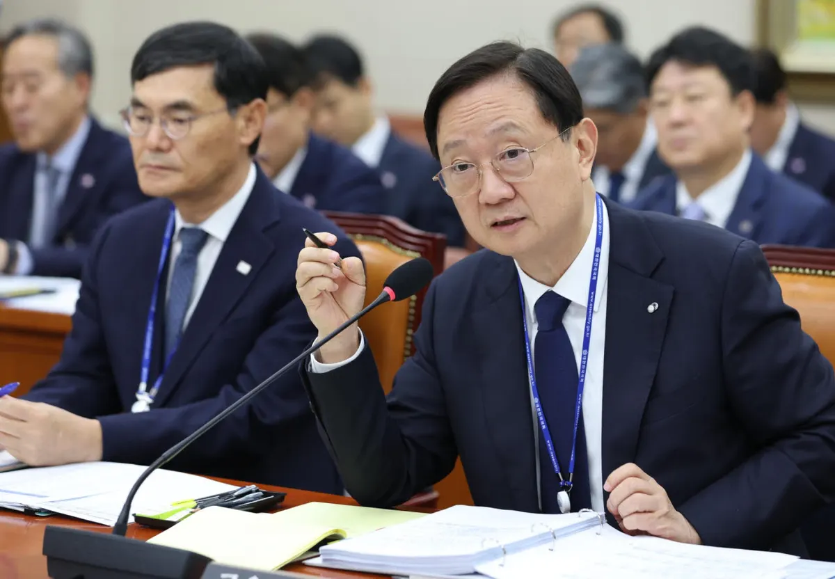이찬진 금감원장, 청소년·현역병 대부 대출 금지 검토