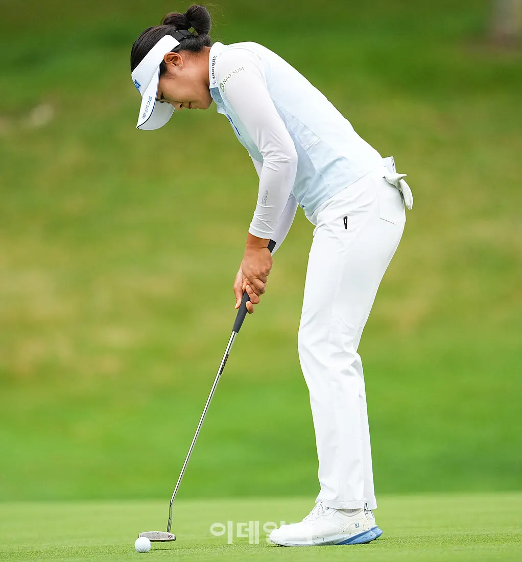 김민주, 버디 퍼트 사진