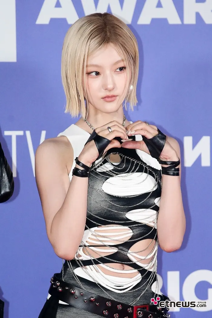 키스오브라이프, 스타일리시한 블론드 단발 선보여