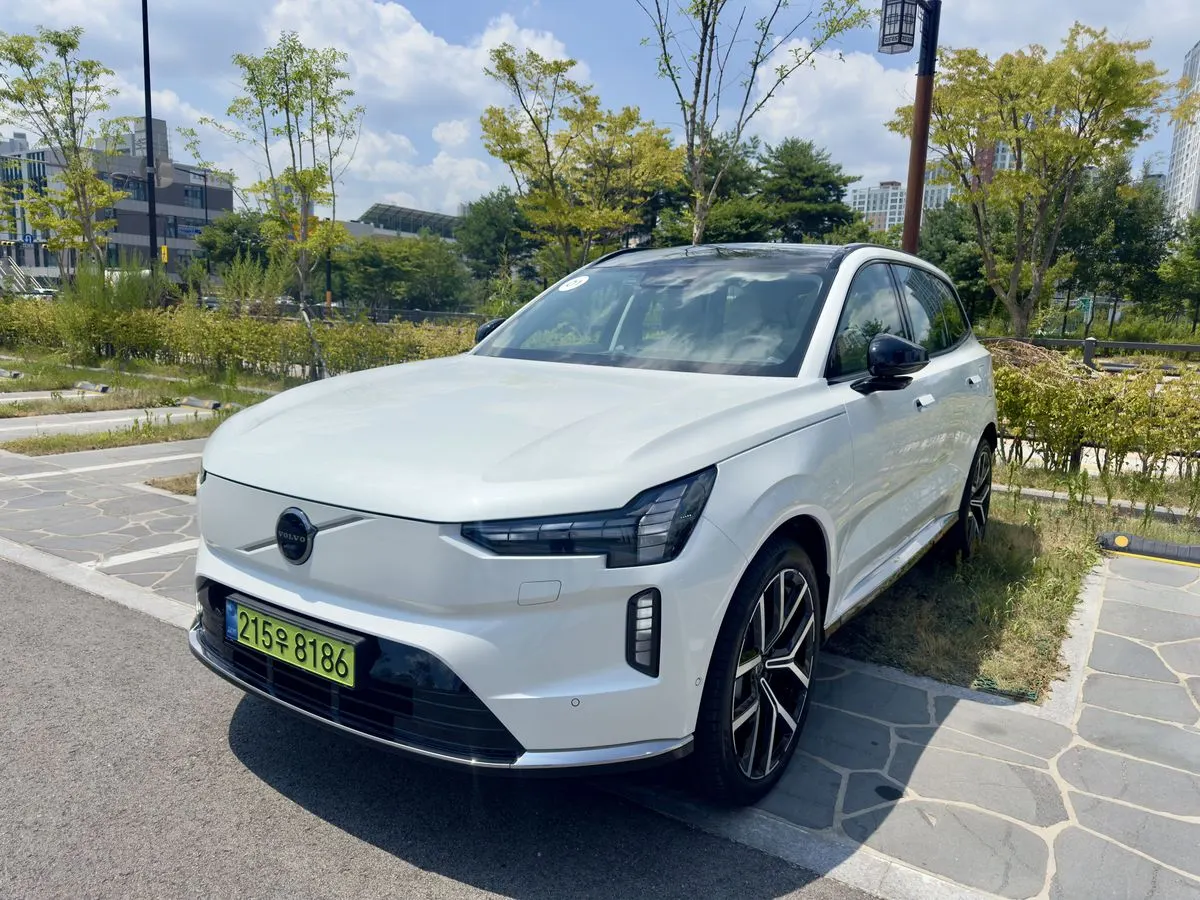 볼보, 전기 플래그십 SUV EX90 공개