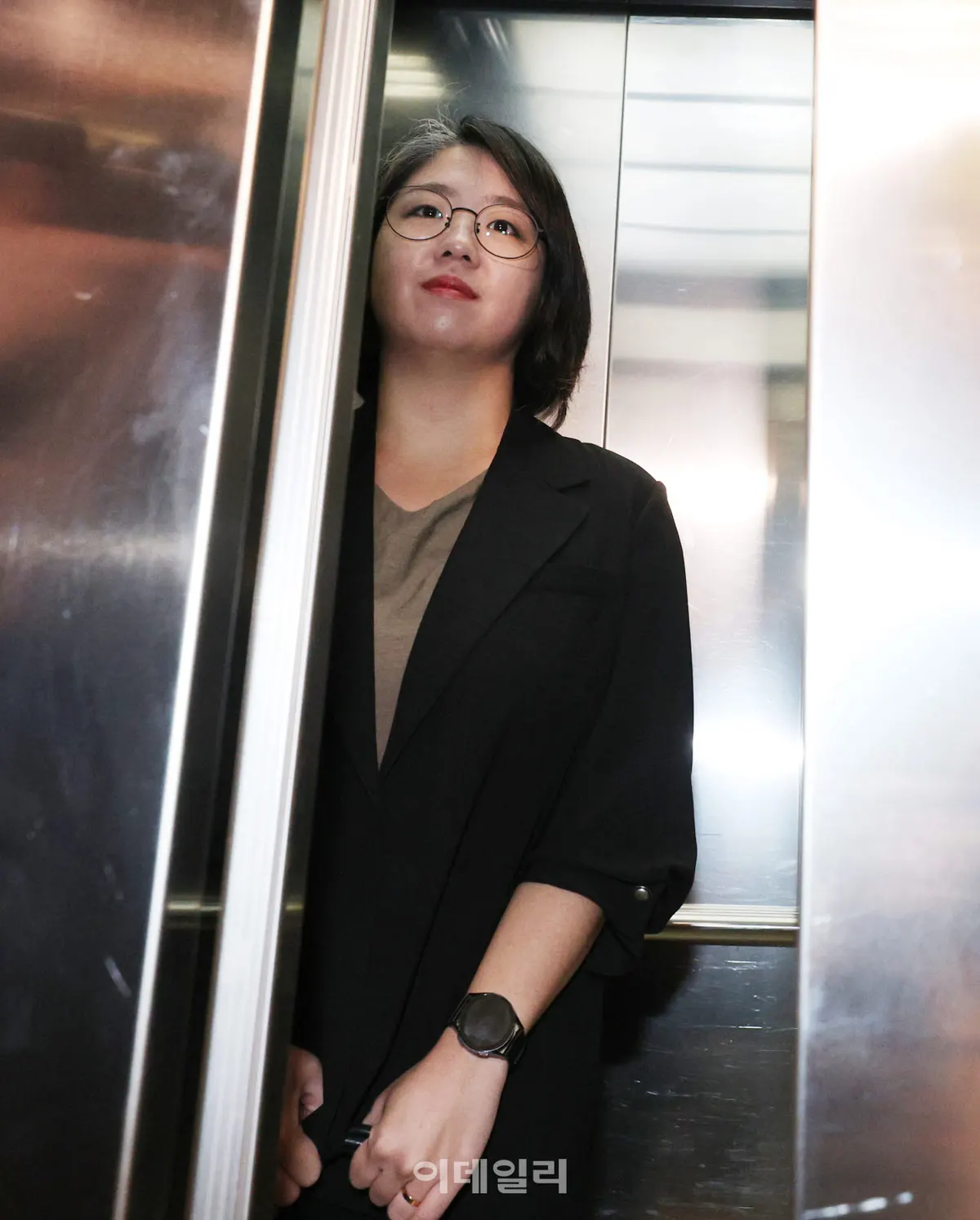 용혜인, 의원직 겸직 법률 허용 주장