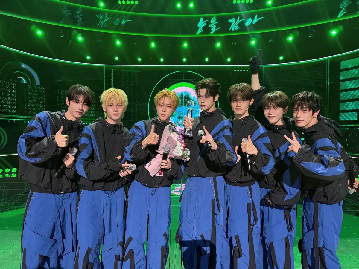 클유아, 'Drop That!'으로 '뮤뱅' 1위