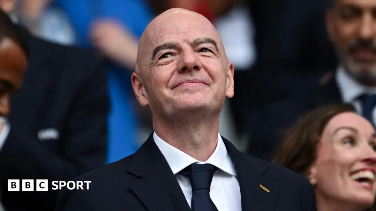 FIFA 리더십, 사모펀드 투자 실패로 위기